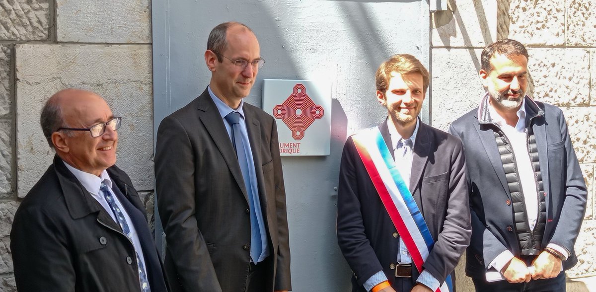 Railsethistoire's tweet photo. @Railsethistoire souhaite à nouveau remercier toutes les personnes présentes hier à l'occasion du dévoilement de la plaque #MH et de l'inauguration du #Poste1 de #Lyon-Perrache : c'est une grande étape pour notre association, et le début d'une belle aventure pour le Poste 1 ! 👏 https://t.co/CKvwxIXOOs