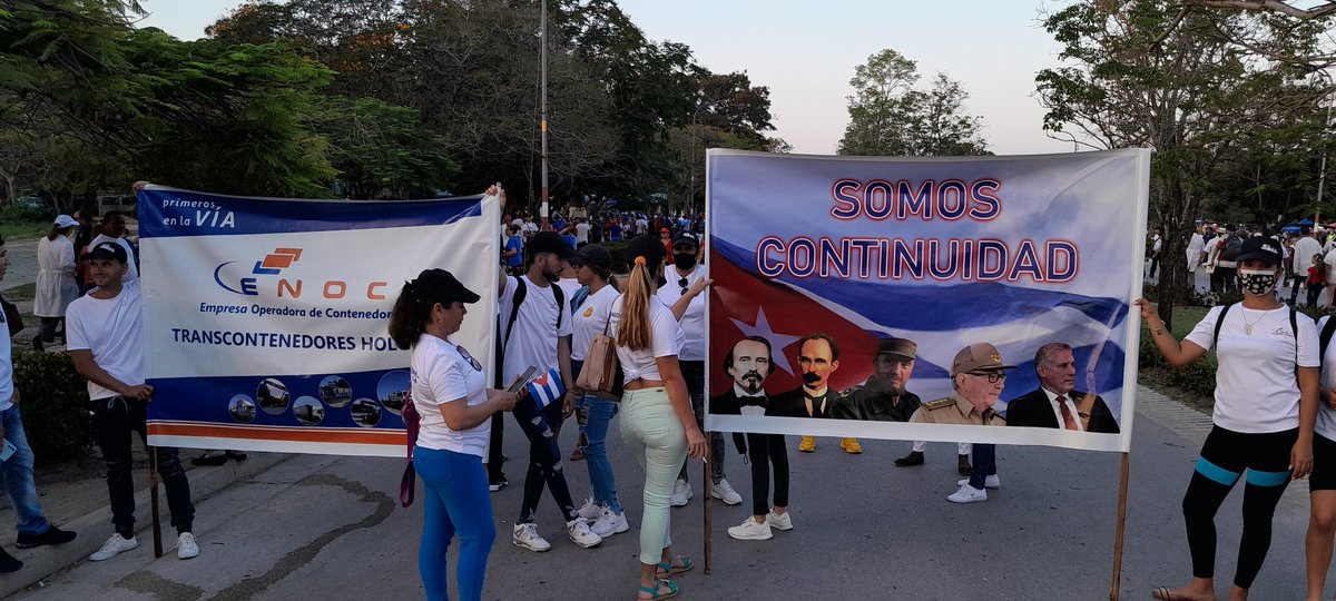 #UltimoMinuto el sector del #TransporteCuba en Holguín  ya estamos en formación para el Desfile por el Dia del proletariado. #ALaPatriaManosYCorazón #TransporteCuba