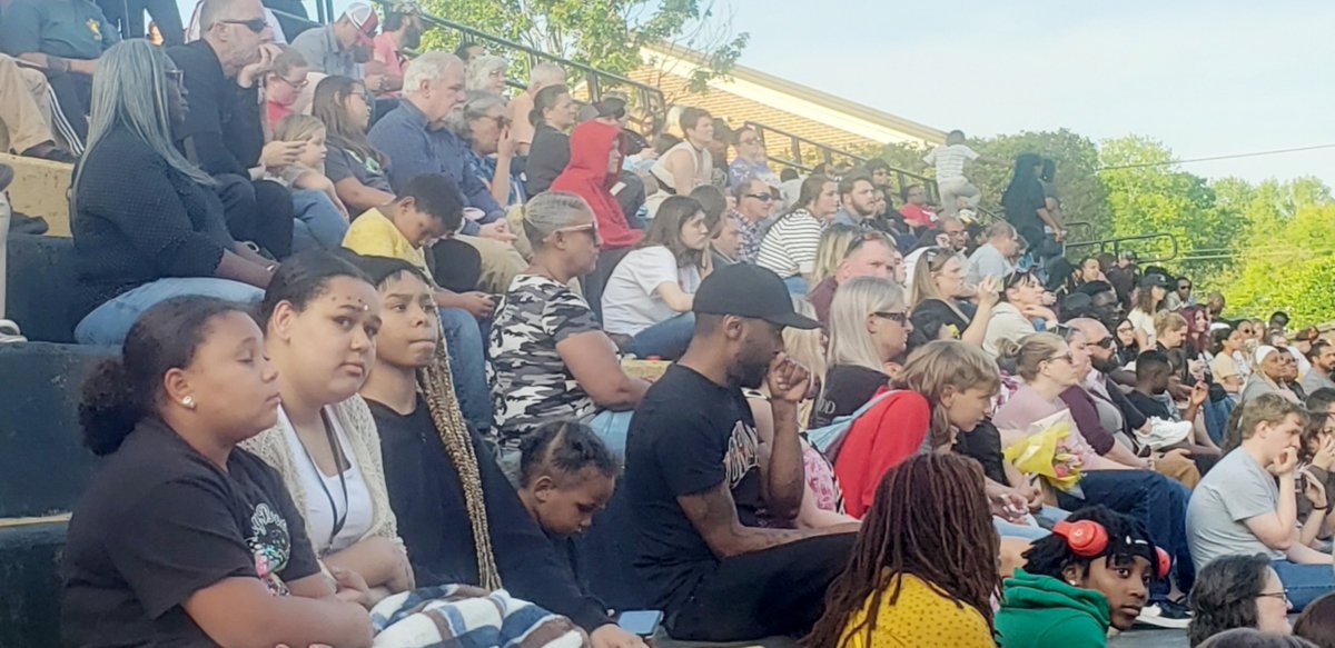 KimCayetano4's tweet photo. Great Georgia weather last night for Herschel Jones Middle School Chorus &amp; Band Concert Performance. Thanks parents for your support of our scholars (your children), it really takes a village.
#ChorusMatters
#TigerPRIDE😼🖤💛
#❤HJMSParents
#BandMatters https://t.co/G4vUZTLxTY