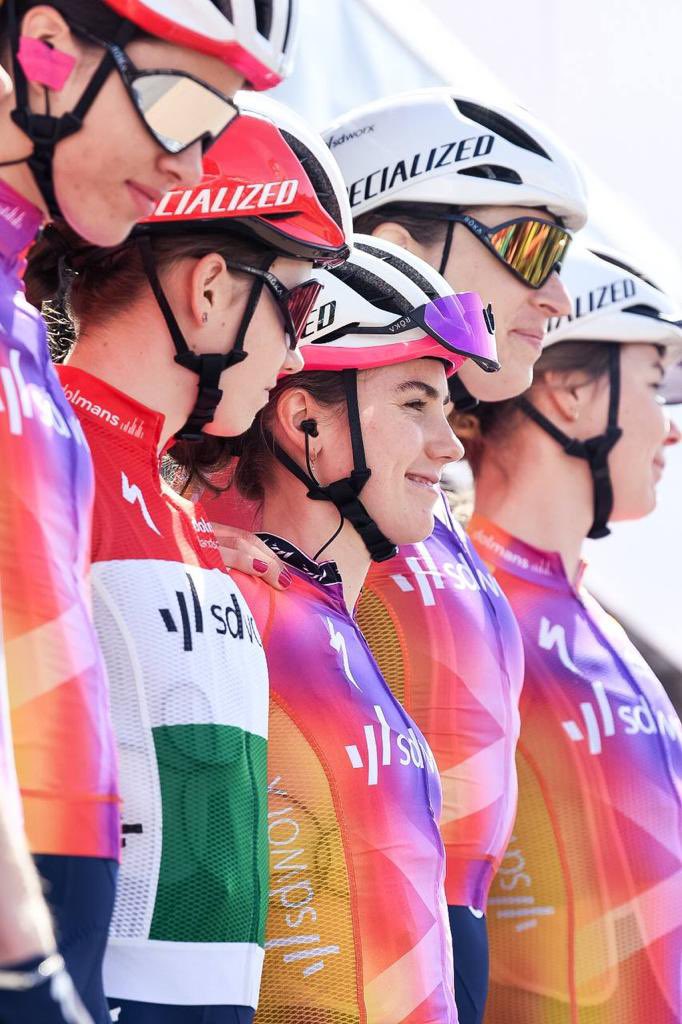 Pre race faces earlier today 👀 

#wesparksuccess 

📸 @Naikefotosport