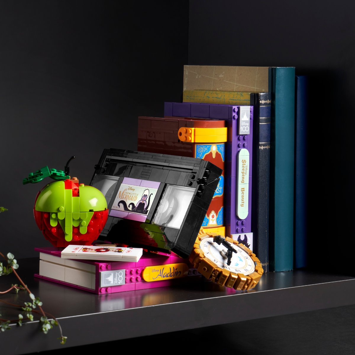 The wickedest set of all has landed at VeryNeko📚

We're so happy to let you know that you can now go and shop our EXC LEGO Set - Celebrate Disney 100 in style with this amazing Villain Icons Set! Perfect for Villain loving fans🍎

Shop the set now before the clock strikes!💚