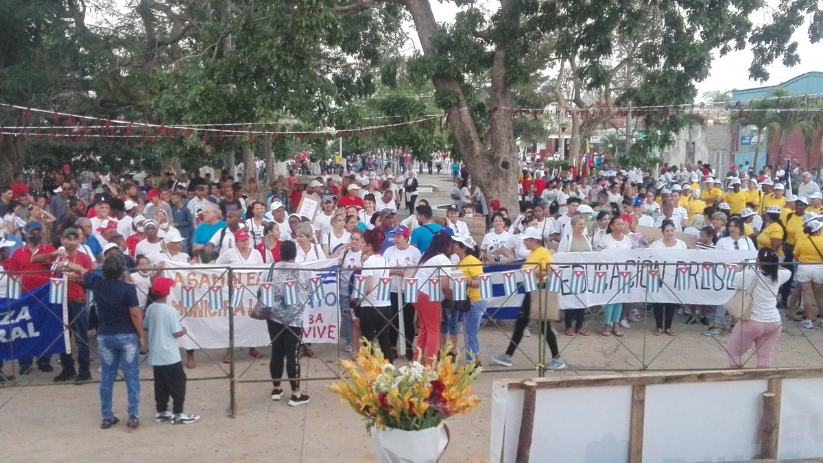 San Antonio de los Baños, presente en la fiesta del proletariado mundial#APatriaManosyCorazon