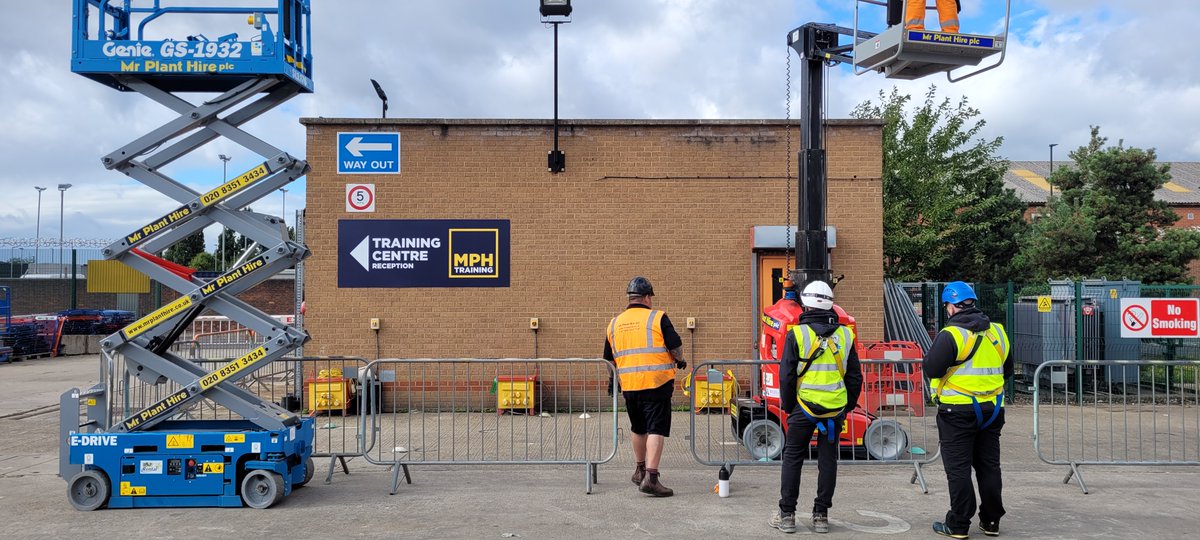 mrplanthireuk's tweet photo. Most fatal accidents are caused by falls from height. At MPH, safety is our top priority. Our IPAF and PASMA training equips workers with skills to work at height safely. 

Need help with site safety? Call 020 8038 7615 or visit https://t.co/R4jLfCIrWq 

#ConstructionSafetyWeek https://t.co/JDa2DnAXnR