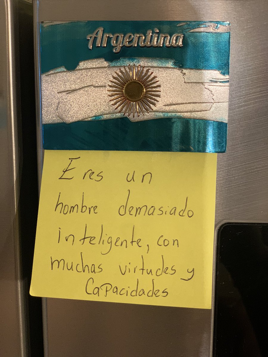WPty24's tweet photo. Tengo que agradecer a Dios y a la vida? Si! Alto y claro lo digo. Llego a mi casa y encuentro en mi nevera estos post de mi #SuperPrince, quedé frio, no lo esperaba y no puedo explicar lo que sentí, saber que no es solo química sexual, sentir que te apoyan y que no estás solo uff https://t.co/TCkiXl1Vak