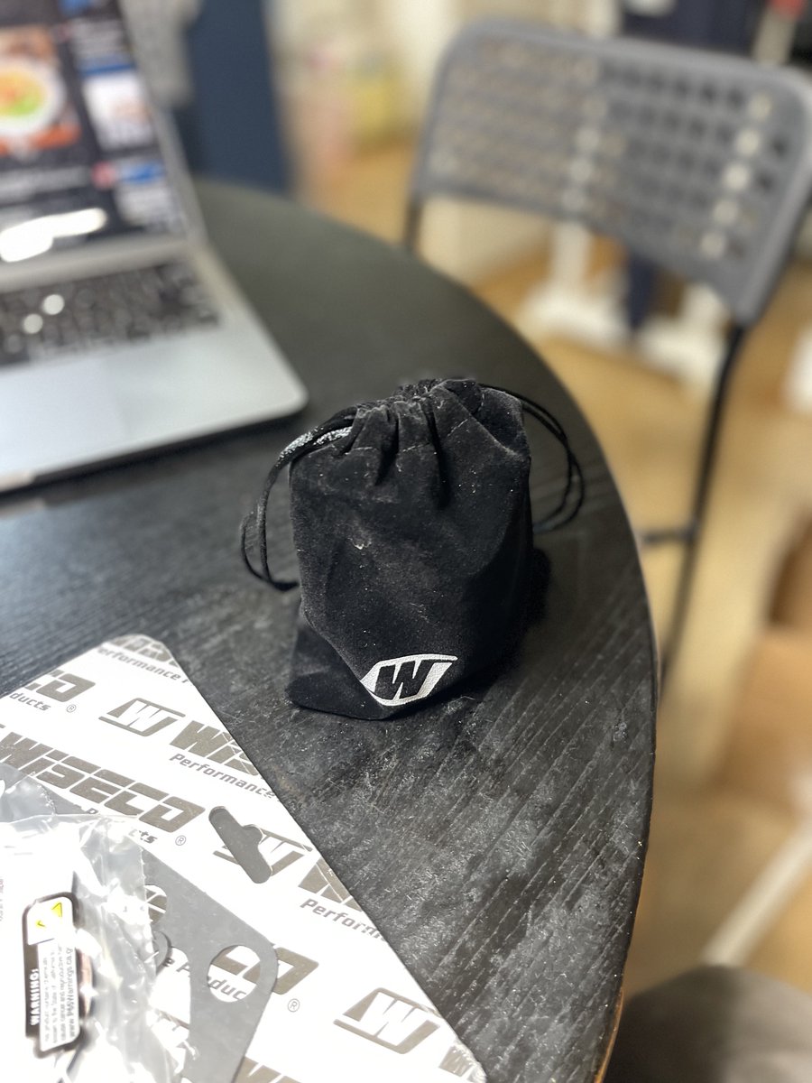 db601's tweet image. WISECO の腰上 OH キット、ピストン本体がポーチに入っていて高級感有って良い