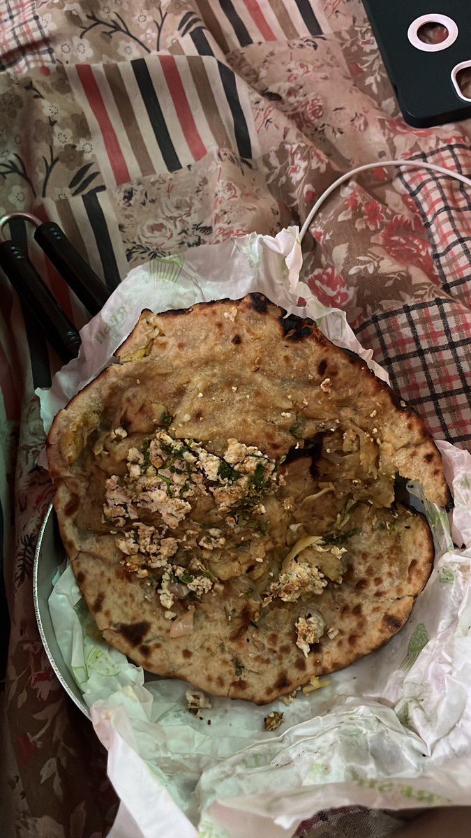 KalashPruthi's tweet photo. What the hell is that service 
This is what I git for my order from swiggy taste is very bad and not eatable also my order is missing
I don’t even get any resolution 
Full wastage of money
@Swiggy @SwiggyCares https://t.co/TbKwmhW3Rj