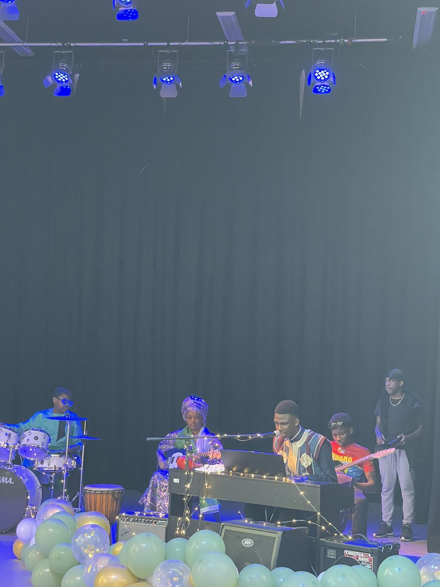 TOANPERDEV's tweet photo. Today we celebrate Culture Day at the academy!!

We are so proud to serve a diverse community with so many different cultures and heritages. Today we have live performances from pupils representing their heritage and origin👐🏻👐🏽👐🏾👐🏿🇬🇧🏴󠁧󠁢󠁷󠁬󠁳󠁿🇺🇦🇪🇸🇷🇴🇳🇿🇳🇪🇨🇲🇨🇴
@OldhamAcademy https://t.co/zDLsZzjTPt