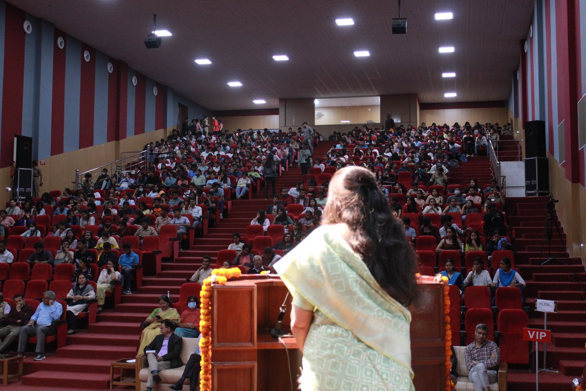 niyathisingh's tweet photo. #G20UniversityConnect at @university_doon: Amb. Preeti Saran, Fmr. Secretary (East) @MEAIndia, @AlkaMittal_9 Fmr. Chairperson &amp; MD @ONGC_, @docmohitgupta, Prof. Cardiology, GB Pant &amp; @SurekhaDangwal, VC

@PMOIndia @amitabhk87 @harshvshringla @g20org @RIS_NewDelhi @Sachin_Chat https://t.co/uFnj05ivk3