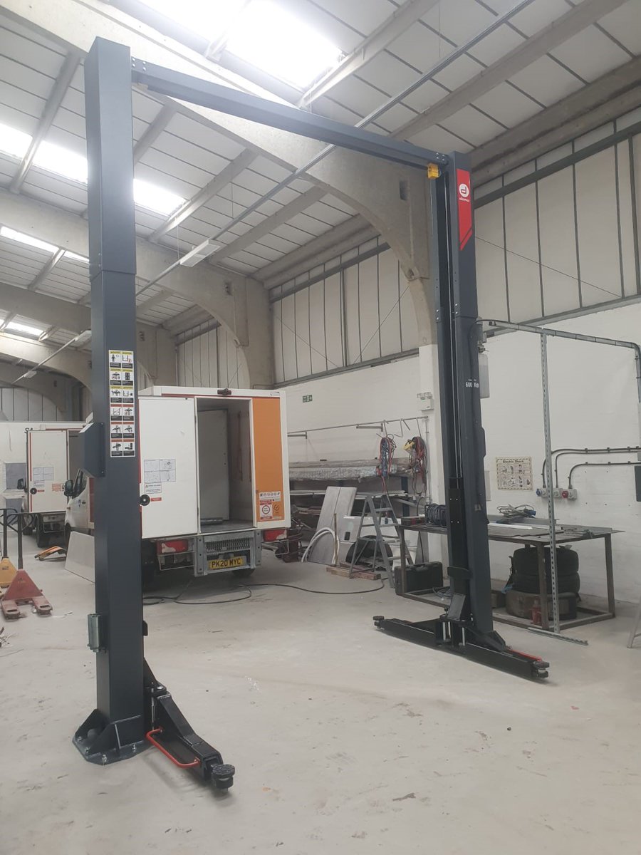 Garafitservices's tweet photo. Working along side @HickleysLtd  to fit a DAMA DM6.0T/SB2H 6000KG 2 Post Lift in Bristol!
Installed by our GEA Certificated Engineers.
Another Happy Customer! 
#DAMA #6tonne #2postramp #2postvehicleramp #bristol #garageequipment #6000kg  #happycustomer #garafitservices https://t.co/LW14G6fJWc