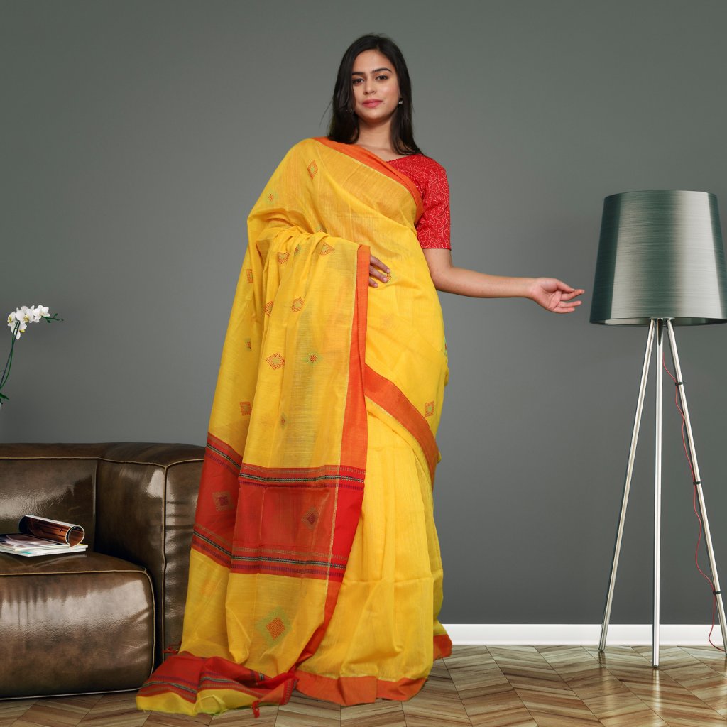 Handloom Cotton Silk saree -Yellow colour

#TraditionalIndianSaree #HandloomCottonSilkSaree #Handwoven #SkilledArtisans #SoftTexture #Sheen #IntricateDesigns #IndianFashion 

priceRs. 2,100.00

niveditafashions.in/products/handl…

Visit - niveditafashions.in for more details