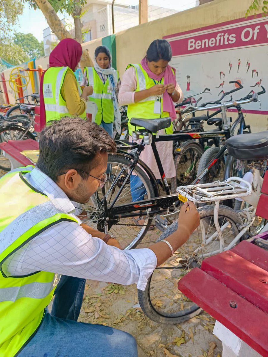 ptafoundation's tweet photo. #CHIPkar Camp under 'Bicycle Safety Campaign' was organised today at GSS School,Model Town, Patiala by #TeamPatialaFoundation.
@ERSCharter @RoadPeace @UNGRSW @UNECOSOC @UNDP_India @RoadSafetyNGOs @DCPatialaPb @sawhney_sakshi @Ravee1313 https://t.co/l0bCsH6GZm