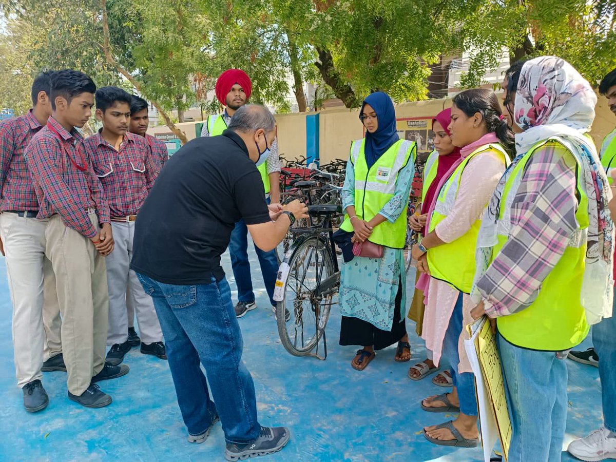 ptafoundation's tweet photo. #CHIPkar Camp under 'Bicycle Safety Campaign' was organised today at GSS School,Model Town, Patiala by #TeamPatialaFoundation.
@ERSCharter @RoadPeace @UNGRSW @UNECOSOC @UNDP_India @RoadSafetyNGOs @DCPatialaPb @sawhney_sakshi @Ravee1313 https://t.co/l0bCsH6GZm