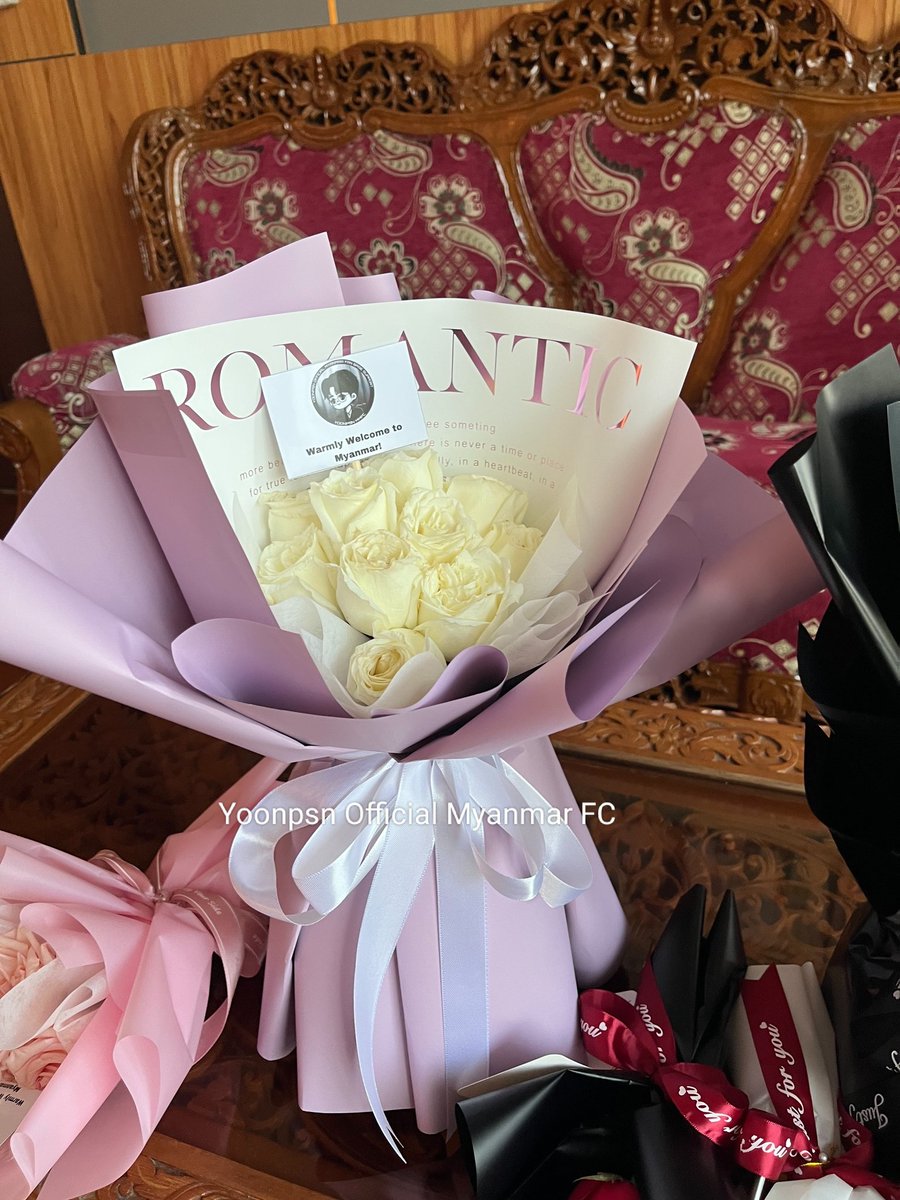 yoonpsn_mmfc's tweet photo. Welcome Gift 💐🤍

Can't wait to see 💙

#YoonTonFMinMM
#WelcomeToMyanmar
#yoonpsn #แก้มกลมของยุ่น
#yoonpsn_mmfc https://t.co/sOuOuik6pW