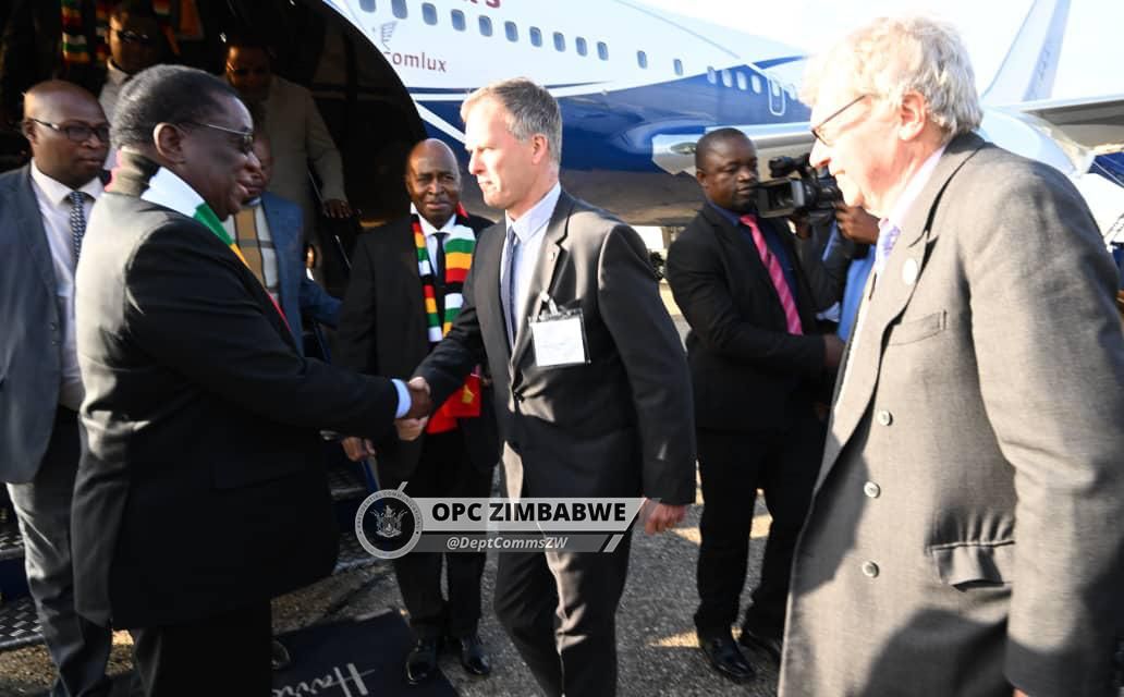 cdechitepo002's tweet image. #Zim 1
#EDemocracy 
#ED the game changer, loved and respected home and away therefore he deserves another term ✊🇿🇼
@edmnangagwa @2023edpfee @ZANUPF_Official @2023Focus @Varakashi4ED1 @InfoMinZW