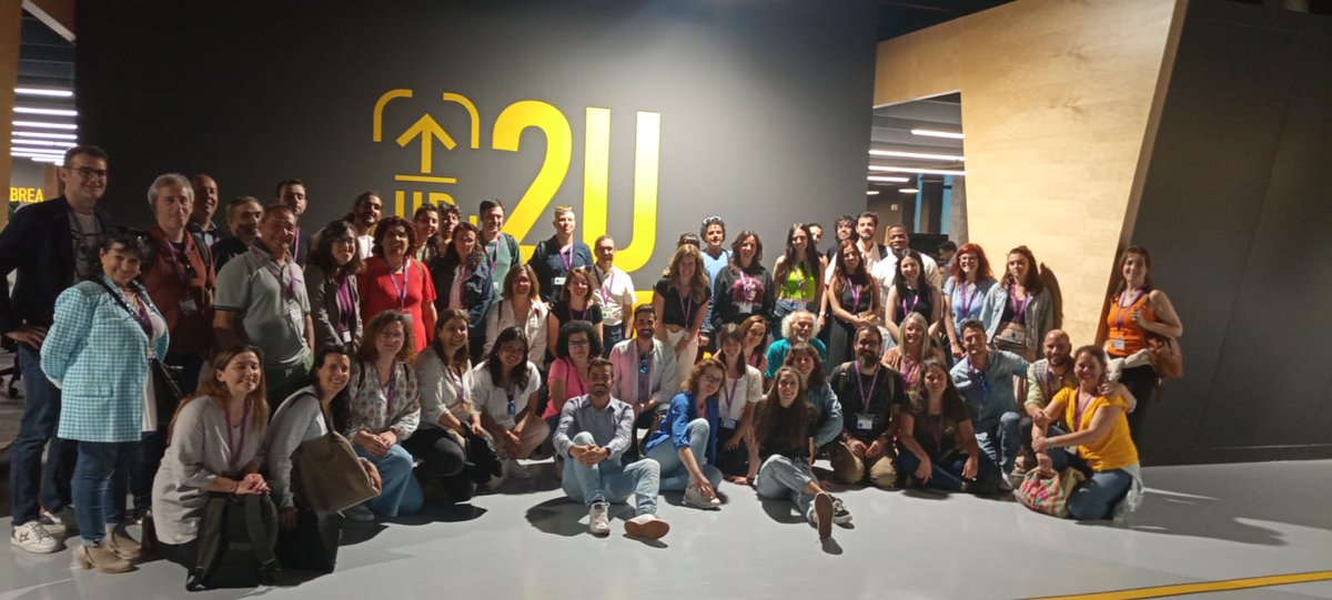 42malaga_ft's tweet photo. Y para cerrar la jornada de ayer recibimos la visita de las personas asistentes al encuentro anual de @RedConectaCC en compañía de @ArrabalAID.

Hoy hay más de 70 participantes de 30 entidades sociales compartiendo en @lanoria_mlg de @diputacionMLG.

#AsambleaRedConecta #Malaga https://t.co/2054ZGmOjq