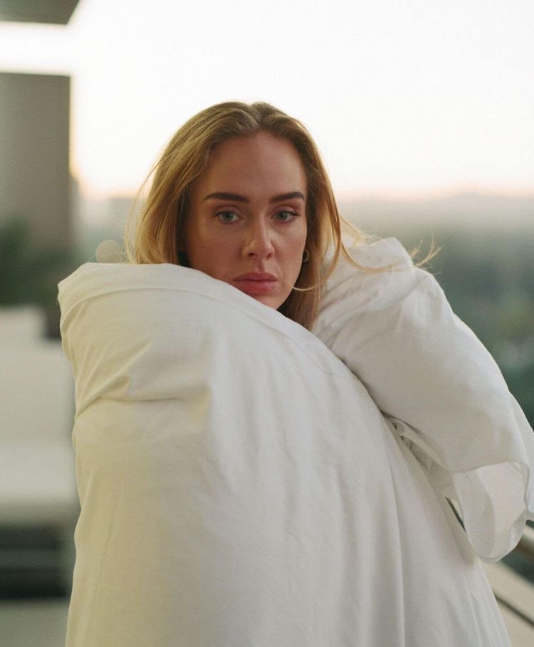 adeleonly25's tweet image. Happy Birthday @Adele!! I love you I hope you have an amazing day! 💚💚💚💚