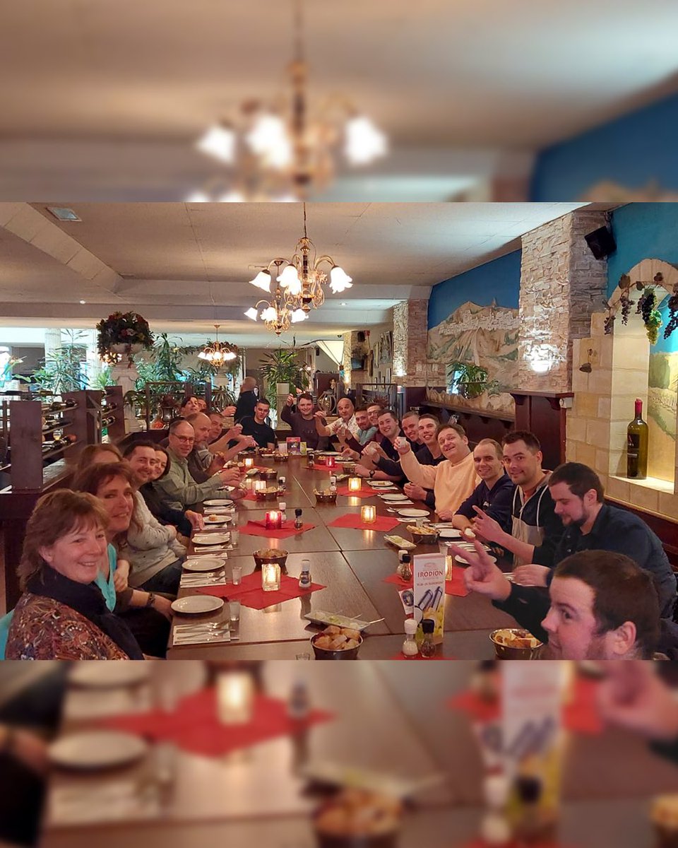 RoboFlexRobotic's tweet image. Gefeliciteerd aan collega Erik met zijn 12,5-jarig jubileum bij Roboflex! Het team vierde het met een bowlingavond en een drankje. Erik, bedankt voor je harde werk en we proosten op nog vele jaren! 🎉🎳🍻
#jubileum #collega #feest #bowling #drankje #toekomst #roboflex