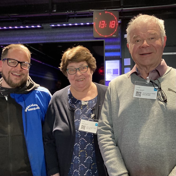 horisontti_yle1's tweet photo. Milloin #rippi voi palvella ihmistä ja milloin kääntyä tätä vastaan? Vieraina Herkästi särkyvää -teoksen kirjoittaneet pappi, TT Johannes Alaranta & psykoanalyytikko Ritva Uhinki + ripin- ja häpeäntutkija Paavo Kettunen. @yleradio1 klo 15, @yleareena👉 https://t.co/R0VrXq3BwR https://t.co/48BBMiMCZx