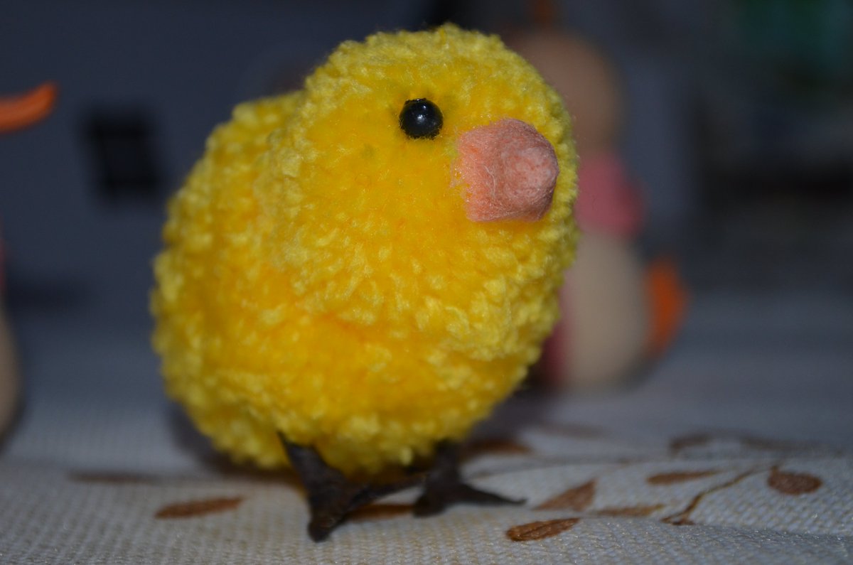 Wanna know how I made this cute chick? 
Check out my ko-fi page:  ko-fi.com/post/Easter-Ch… 

#pompom #handmade #handcrafted #chick #Easter2023