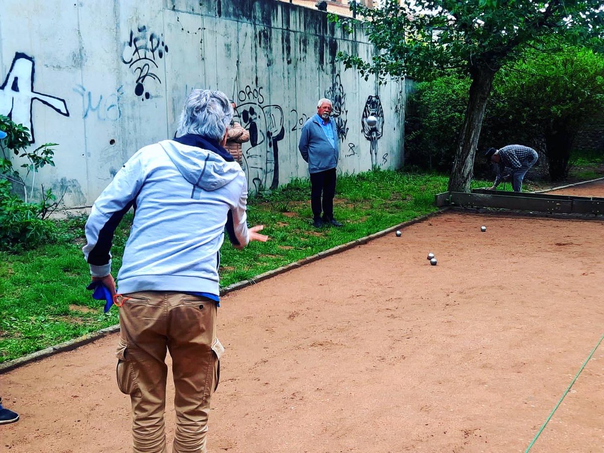 ajSantHipolit's tweet photo. El passat diumenge es va celebrar el 🏅Torneig de petanca i quinto als jardins de La Llar amb més de 40 participants i esmorzar amb @espaiactivat.
#EsportsShv #BenestarSocial #torneigpetanca #quinto #Shv #santhipòlitdevoltregà #sanhi 💙 https://t.co/P6FcAVYsd4