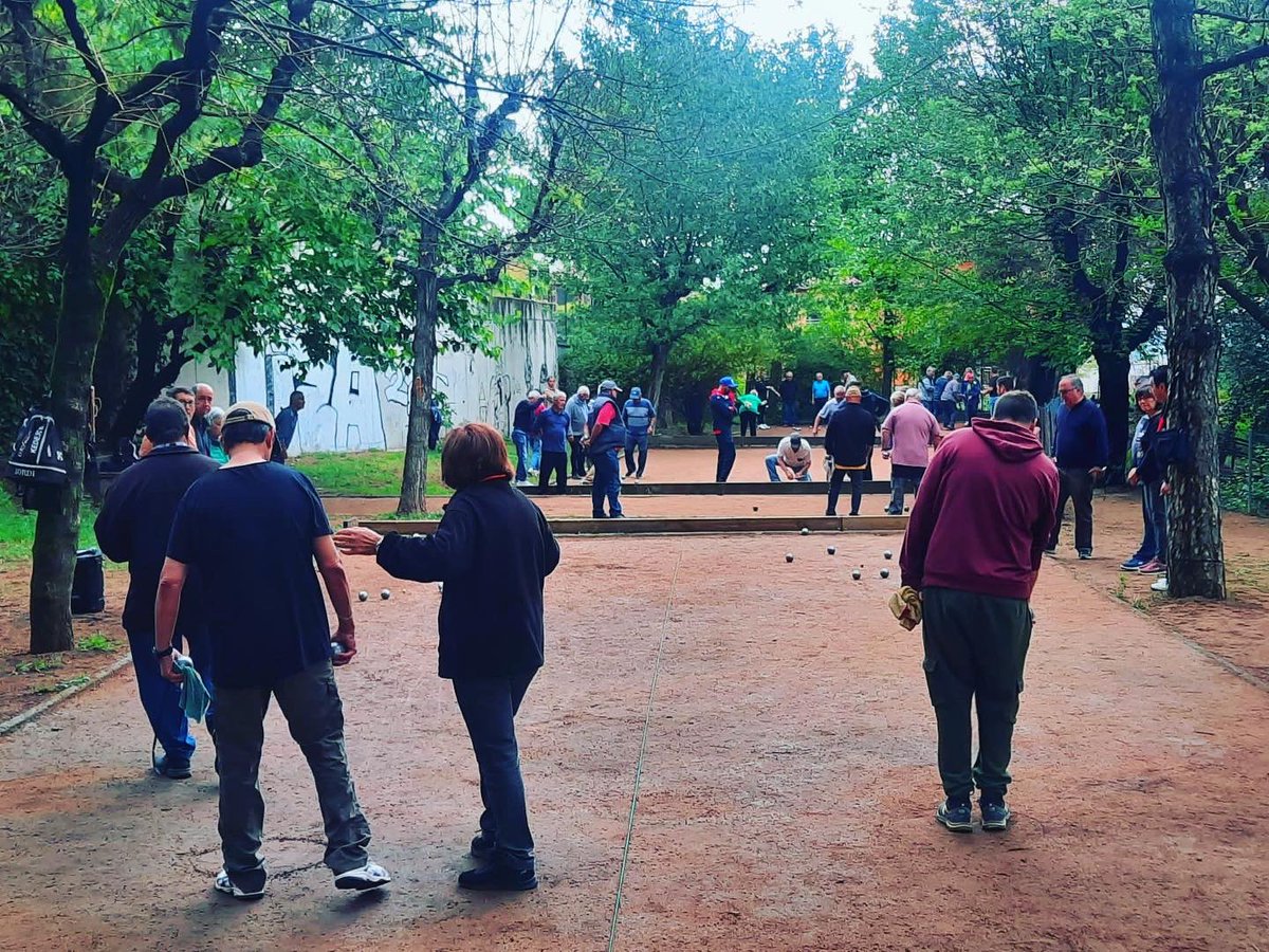 ajSantHipolit's tweet photo. El passat diumenge es va celebrar el 🏅Torneig de petanca i quinto als jardins de La Llar amb més de 40 participants i esmorzar amb @espaiactivat.
#EsportsShv #BenestarSocial #torneigpetanca #quinto #Shv #santhipòlitdevoltregà #sanhi 💙 https://t.co/P6FcAVYsd4
