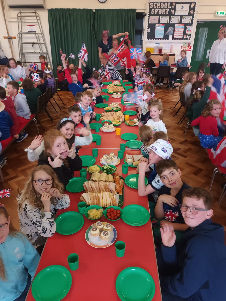 bubwithschool's tweet photo. Coronation Lunch part 2 https://t.co/egYdbsYqoR