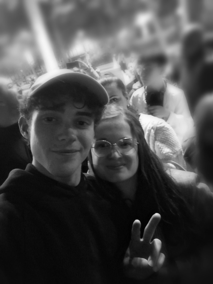 Justine◟̽◞̽ tweet media