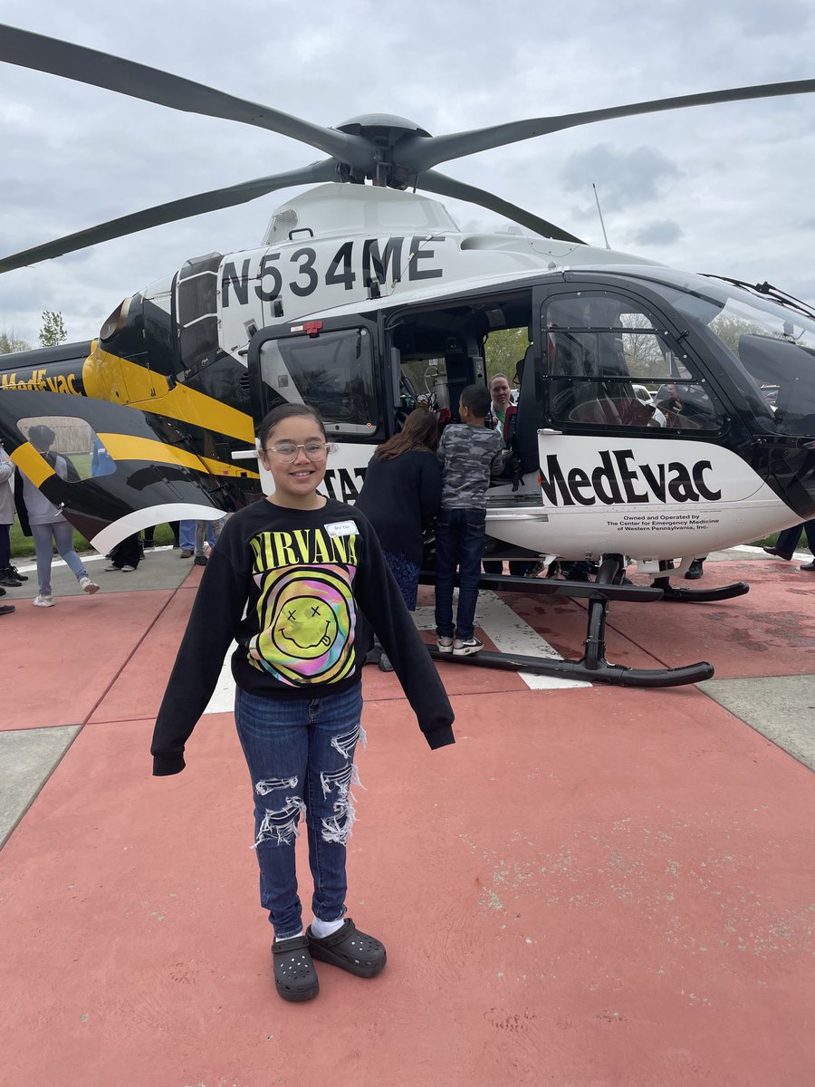 TinaNob98712527's tweet photo. Thank you to the St. Joseph’s staff for an excellent field trip!! #penpals #warrencityschools https://t.co/YzTPL8X8fb