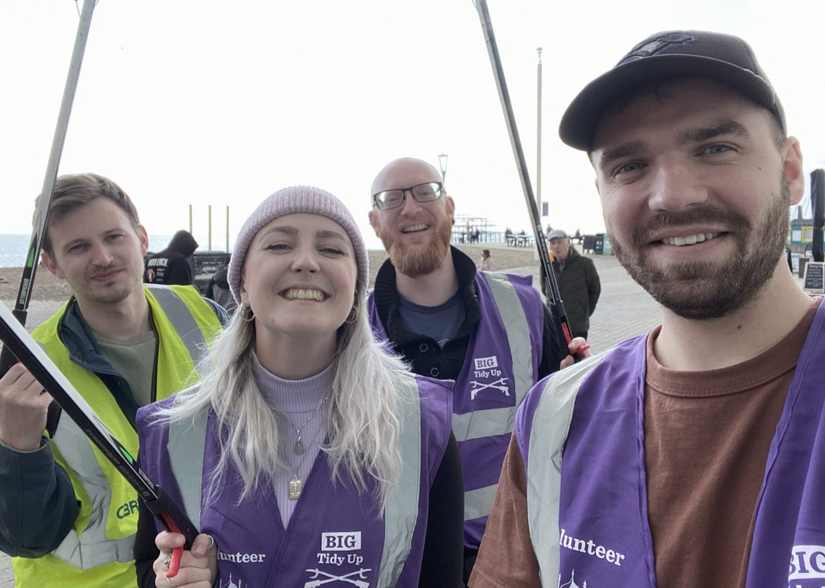 wearedigit's tweet photo. Spurred on by words of encouragement from @ThisisDavina (❗), Team Digit ventured out last week to help clean up #BrightonBeach. 

Our pickers collected four full bags of litter in just a couple of hours 😢 clearly, there’s more work to be done here… to be continued 🐟 https://t.co/5lbm4oCWeR