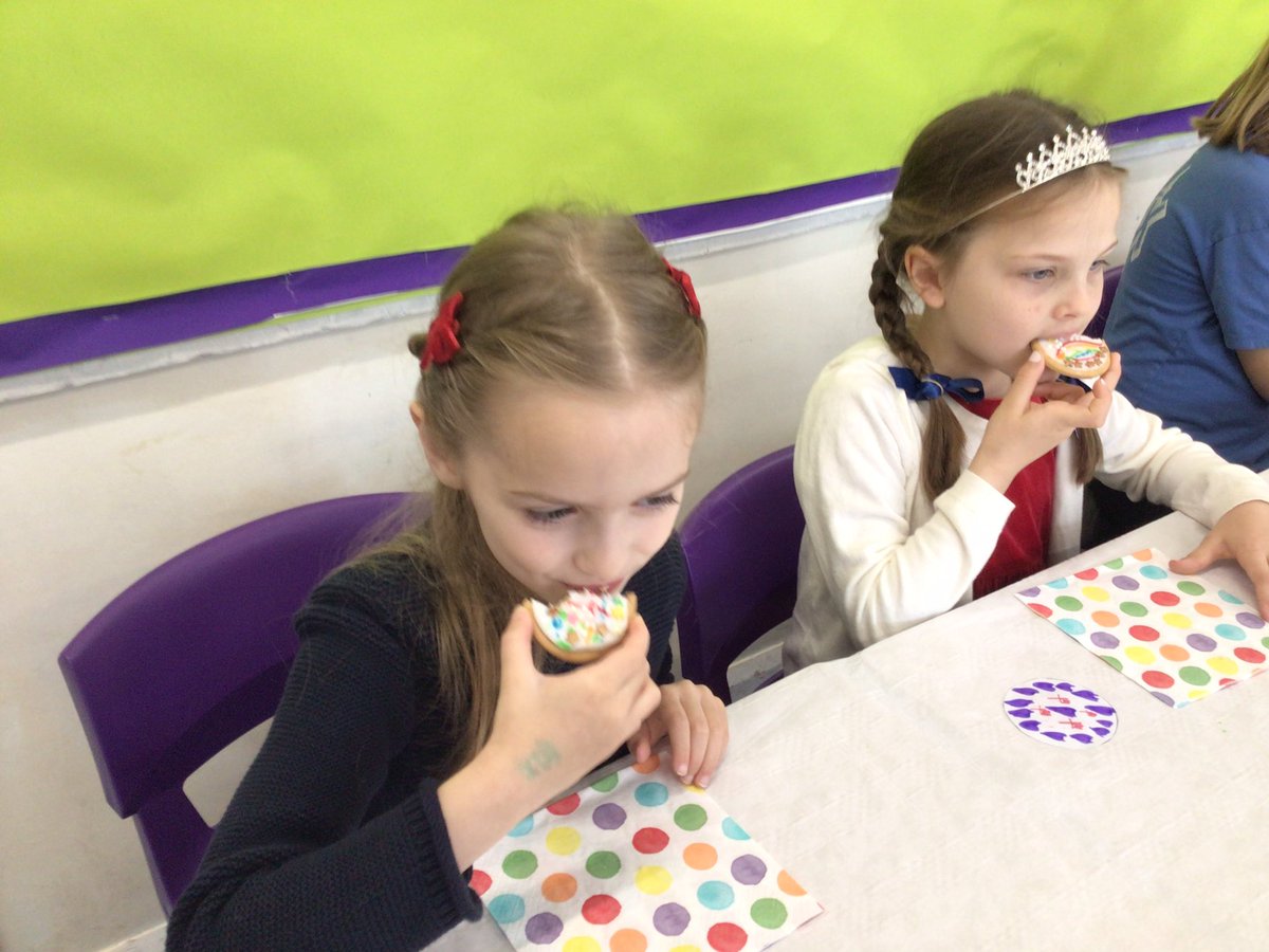 s_wilfrid's tweet photo. Coronation Day at school! We have been icing biscuits with a royal theme and eating them. Happy days ⭐️ https://t.co/xyJ3i7jQAm