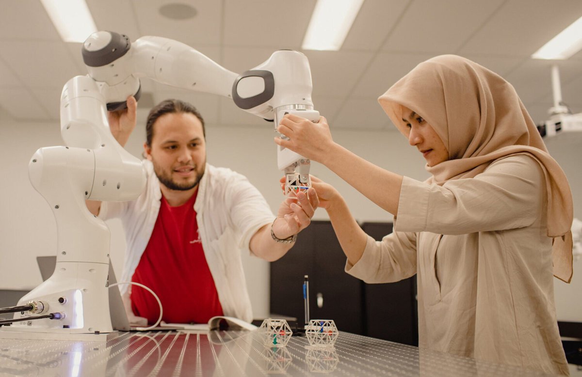 DeansOffice_UTM (@deansoffice_utm) on Twitter photo 🤖 Undergraduate Robotics Teaching Laboratory <a href="/UTM_MCS/">UTM Mathematical and Computational Sciences</a>
This innovative space is one of Canada’s most advanced #Robotics teaching labs and offers students a hands-on, practical way to learn what a robot is and how it works.
uoft.me/9dr 🤖 Undergraduate Robotics Teaching Laboratory <a href="/UTM_MCS/">UTM Mathematical and Computational Sciences</a>
This innovative space is one of Canada’s most advanced #Robotics teaching labs and offers students a hands-on, practical way to learn what a robot is and how it works.
uoft.me/9dr