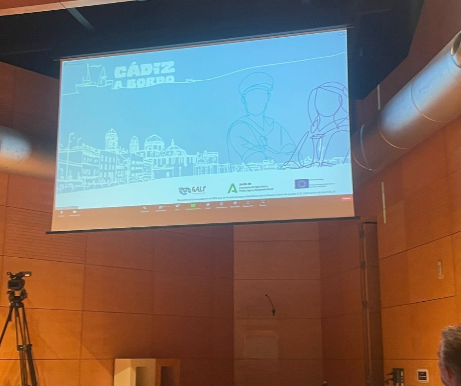 Ayer nuestra compañera <a href="/LauraHCSinerxia/">Laura Herrera Caballero</a>, responsable de Sinerxia Andalucía, participó en el grupo de trabajo de las #pesquerías #tradicionales del Consejo Consultivo Sur presentando el proyecto <a href="/cadizabordo/">Cádiz a Bordo</a>. Un encuentro muy interesante que tuvo lugar en el <a href="/Itsasmuseum/">Itsasmuseum Bilbao</a> 👏🏻