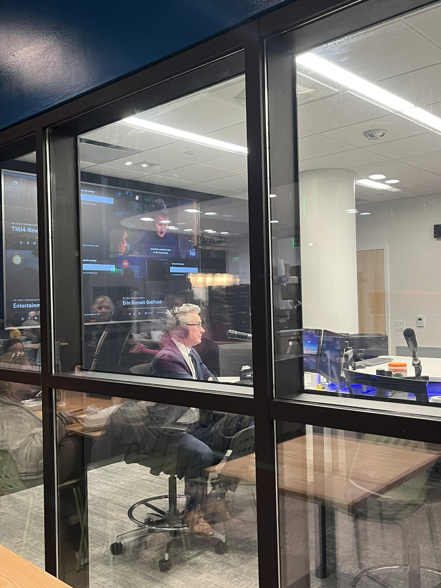 peterforwi's tweet photo. Glad to spend some time at @620wtmj with @Recombobulatio @DanRShafer discussing the latest on @WisDOTsoutheast #WIS175 stadium freeway study and todays hearing in Madison about #AB245 local #sharedrevenue. https://t.co/GoEcvOXYgH