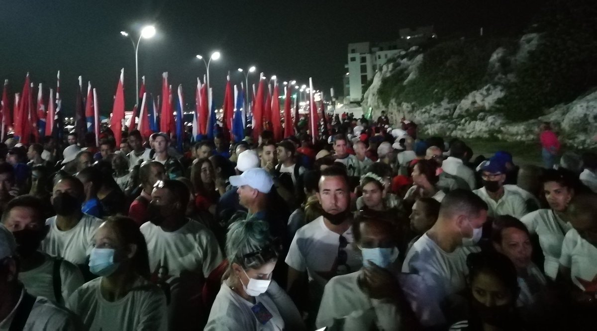 <a href="/ElVindicadorCu/">El Vindicador 🇨🇺</a> <a href="/AbelPrieto11/">Abel Prieto</a> <a href="/agnes_becerra/">Agnes Becerra</a> <a href="/Agramontinof/">El Agramontino</a> <a href="/Aleidacr84/">Aleida</a> <a href="/Alejand83201361/">Alejandro Abraham Rodríguez Bello🇨🇺</a> @EGuerraArias <a href="/Frank16726439/">Frank Enrique 🇨🇺</a> <a href="/El6257818Lopez/">Ernesto Lopez</a> <a href="/PatriaNuestra3/">Patria Nuestra</a> Qué nadie diga que nos adoctrinaron‼️
Aquí hay conciencia, sentimiento y corazón 💕
#ALaPatriaManosYCorazón 🙌💗
#DeZurdaTeam 🤝