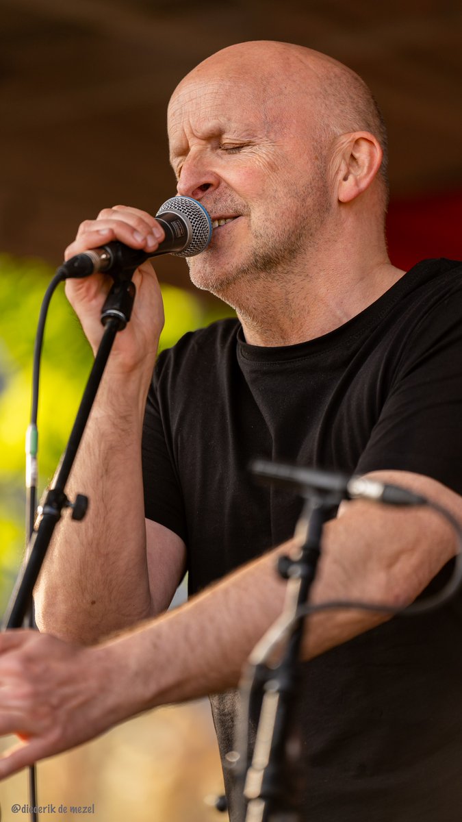 echocitywaves's tweet photo. Echo City Waves live tijdens 1 mei viering op de Vrijdagmarkt in Gent.
Hartelijk dank aan de organisatie en iedereen die er was! 📷
Dank aan Diederik De Mesel voor de foto's!
https://t.co/dN2io8XfYr
#echocitywaves #newwave #newwavetribute #80snewwave #1mei #gent #femaledrummer https://t.co/SuVWmvcHBz