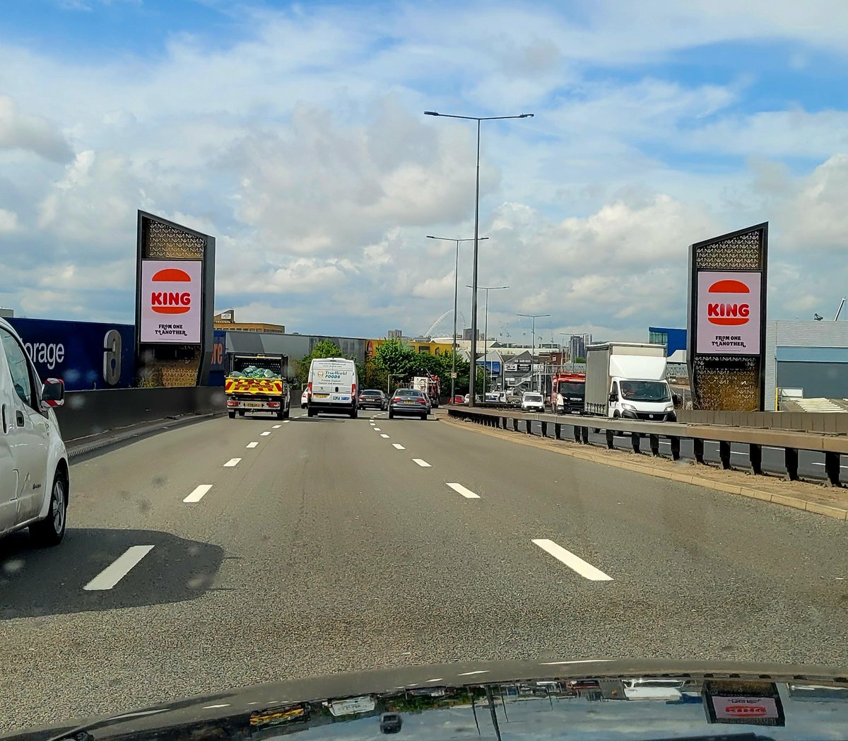 BonRichard's tweet photo. 👏 @BurgerKingUK #Coronation2023 #Coronation #CoronationWeekend @iprospectuk @PSIOOH @dentsuUK @clearchanneluk https://t.co/DT6nPIV23G