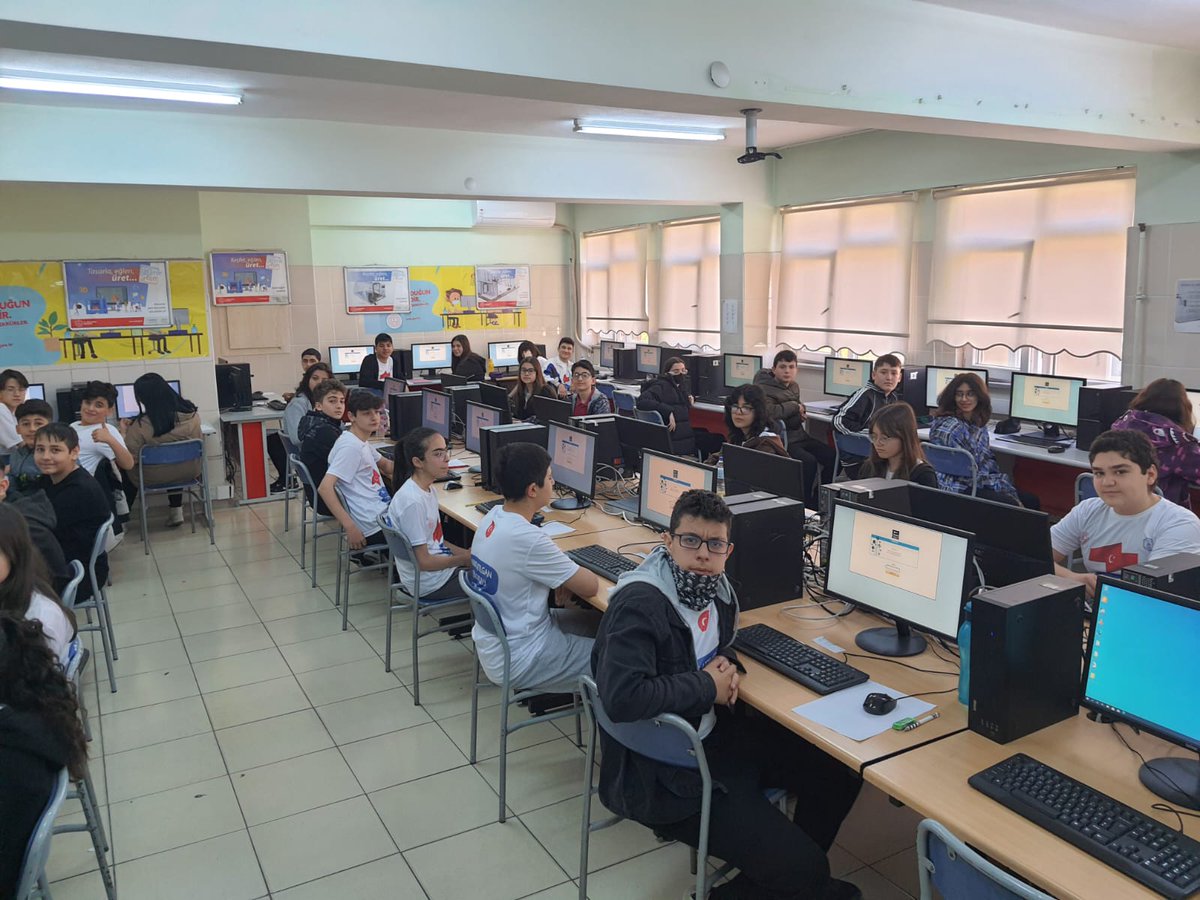 EskisehirMem's tweet image. 🧑‍💻TIMSS 2023 UYGULAMASI TAMAMLANDI

İlimiz Mehmet Gedik Ortaokulu ve Murat Atılgan Ortaokulu 8. sınıf öğrencilerinin katılımıyla gerçekleştirilen, Uluslararası Matematik ve Fen Eğilimleri Araştırması #TIMSS2023 uygulaması ilimizde başarıyla tamamlandı.