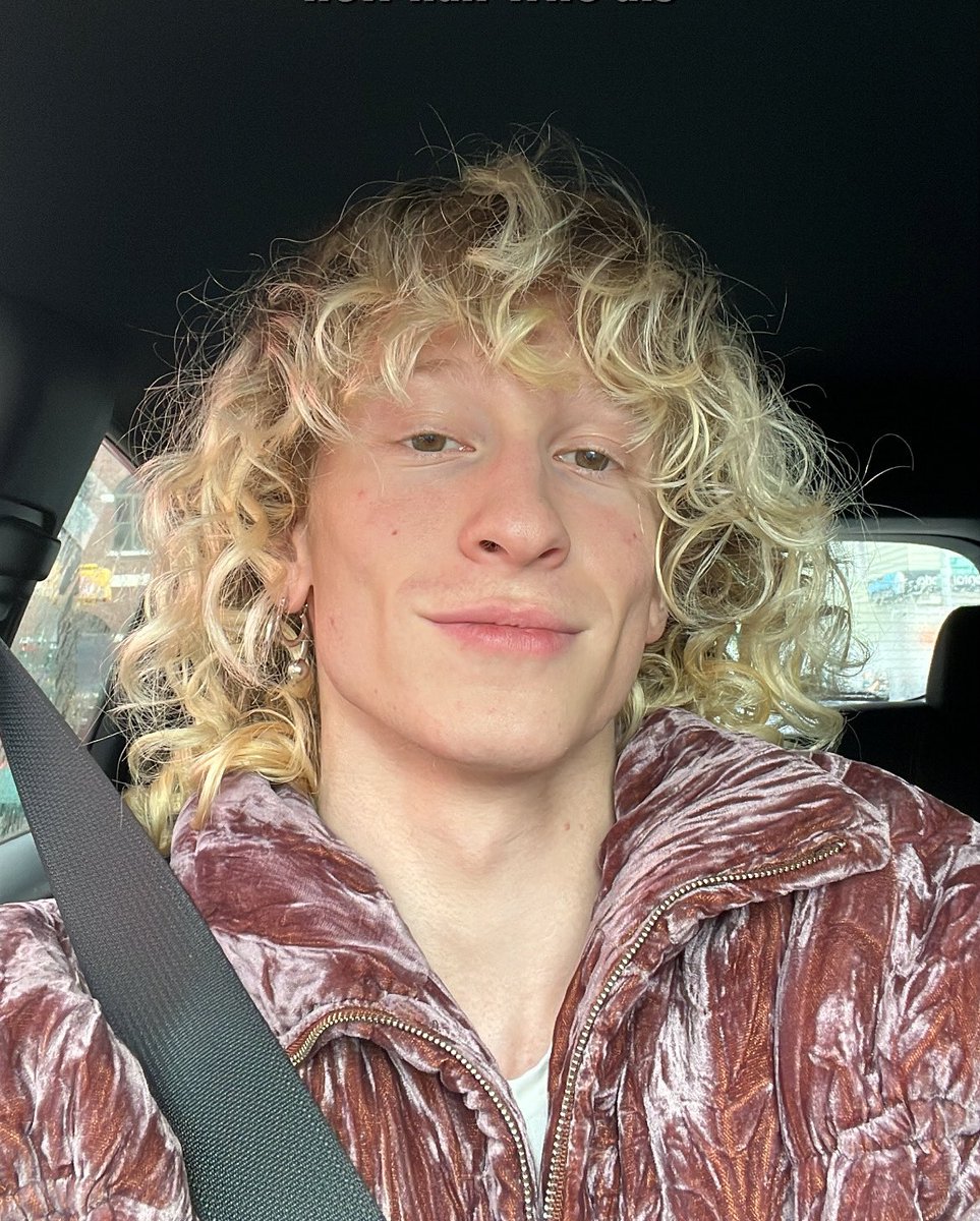 Griffin Maxwell Brooks (THEY/THEM) on Twitter: ":)))))"