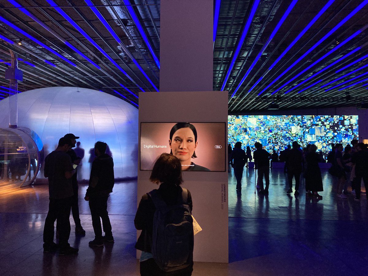 Amb l’exposició #DigitalImpatcBcn la gran sala del #DissenyHub es converteix en un paisatge simulat que és, en si mateix, un gran projecte de #disseny i #artdigital.

👉Fins al 27/08 podràs visitar 1⃣6⃣ obres inèdites que uneixen #art i el món digital.

📎 tuit.cat/nnCf8