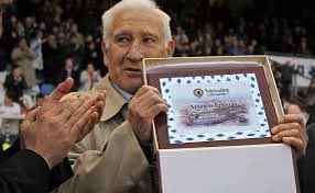 Descanse en paz Don Arsenio Iglesias. 

Desde hoy estará con Don José Rico Pérez, los dos mejores representantes del herculanismo.

Os queremos y echamos de menos