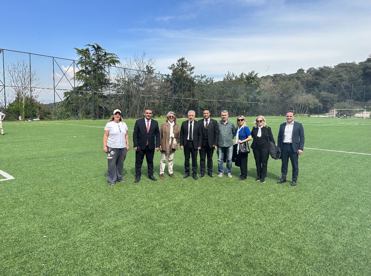 AsimGuner's tweet photo. Adalar’daki spor kulüplerimizi ve tesislerini, @iyiparti Genel Başkan Danışmanımız @vedatbayramtc , @adalariyiparti2 İlçe Başkanımız @sakir_ayse , il ve ilçe yöneticilerimiz ile birlikte gezdik.

#TürkiyeTarihYazacak https://t.co/DV2GfbVsCG