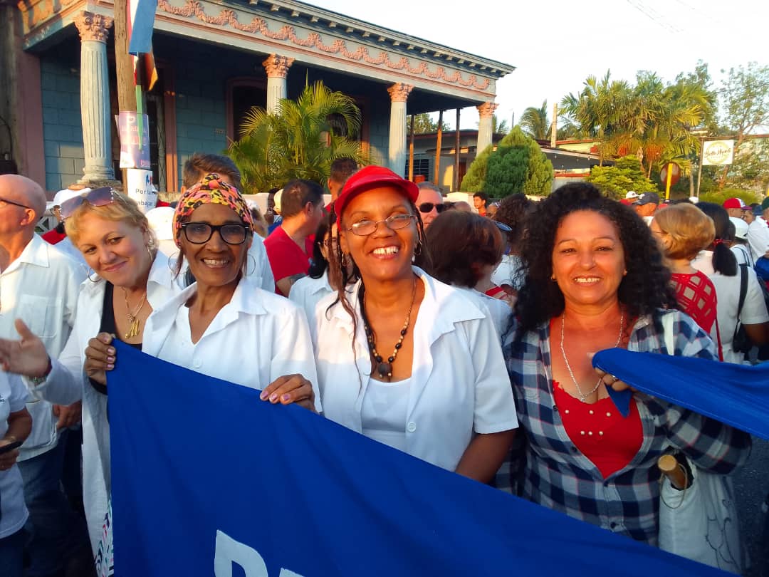 CubaScmp's tweet photo. @IPKCuba Miembros del capítulo #Matanzas de la @CubaScmp, desfilan hoy en saludo al día de los rebajados. @MINSAPCuba @CpscsM https://t.co/CjVUBzrJCF