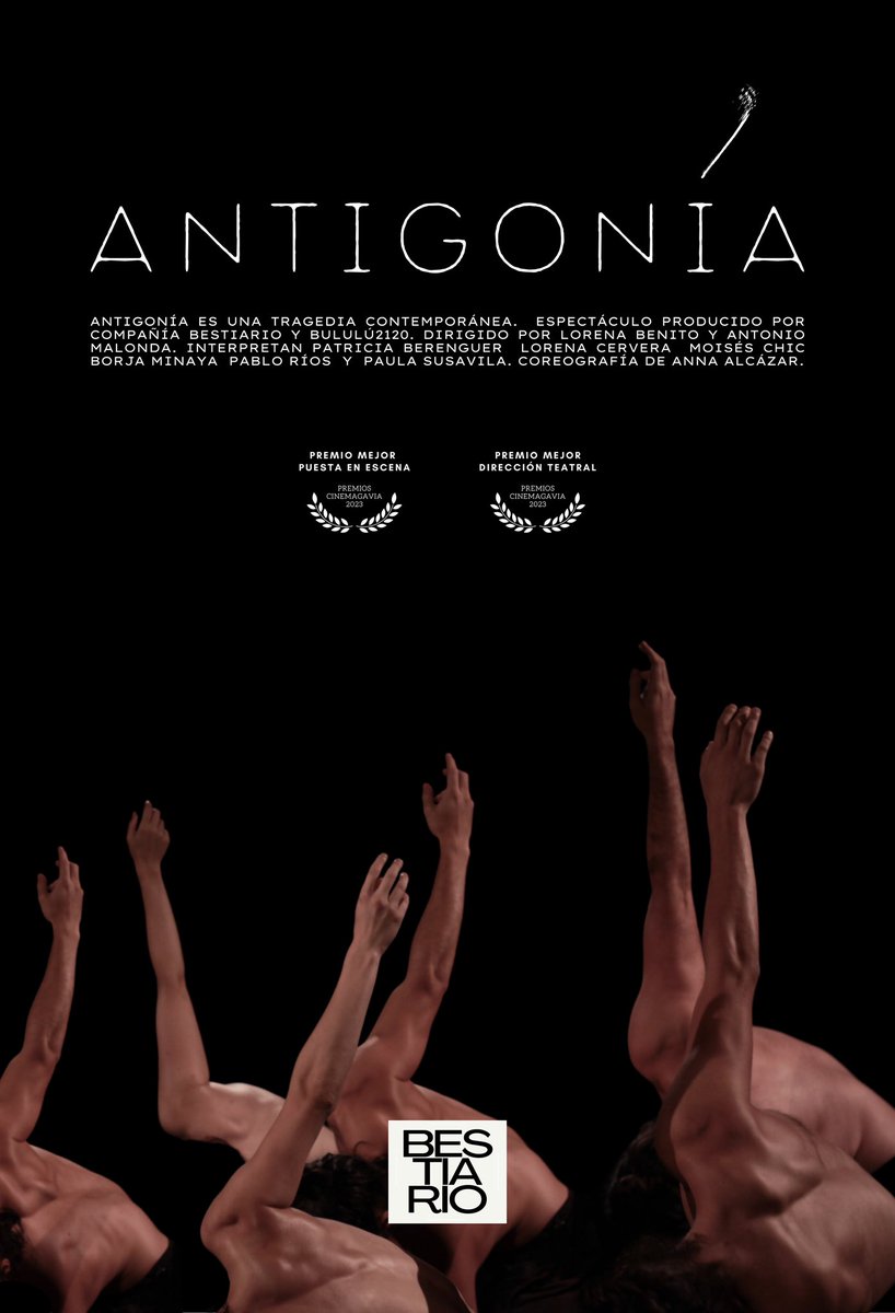 erib777's tweet photo. Un gusto ver a gente tan joven haciendo cosas tan arriesgadas como #Antigonía de @TeatroBestiario en @Bululu2120 
Me costó llegar al lugar desde el que nos contaban la historia, pero a partir de ahí la obra atrapa gracias a una estética potentísima y a la cercanía con el público. https://t.co/Wi9kRQTD6W