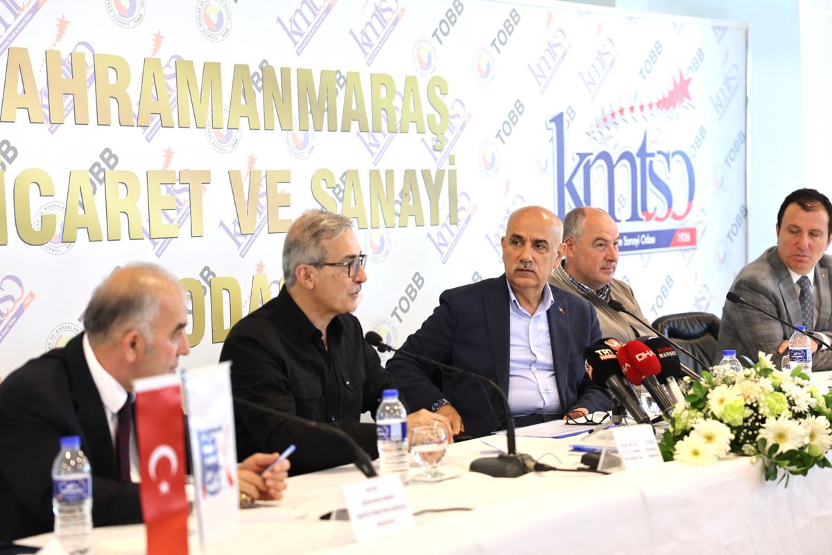 firatgorgel's tweet photo. Tarım ve Orman Bakanımız Sn. Vahit Kirişci ve Savunma Sanayii Başkanımız Sn. İsmail Demir ile birlikte ilimizde savunma sanayii alanında yapılacak yatırımlar ile ilgili basın toplantısı gerçekleştirdik.

TUSAŞ'ın şehrimize kuracağı tesis; şehrimizin kalkınmasına ve gelişmesine büyük katkı sunacak. 

📌1 milyar liralık yatırımla, uçak parçaları üretmek üzere kurulacak tesis, ilk etapta 120, sonraki dönemde 500 kişiye istihdam olanağı sağlayacak. 

📌Kahramanmaraş İstiklal Üniversitesi bünyesinde açılacak meslek yüksekokulu da tesislerde istihdam edilmek üzere nitelikli personel yetiştirecek.

Yakın zamanda faaliyete geçecek tesis şehrimize, bölgemize, ülkemize hayırlı olsun.

#Kahramanmaraş