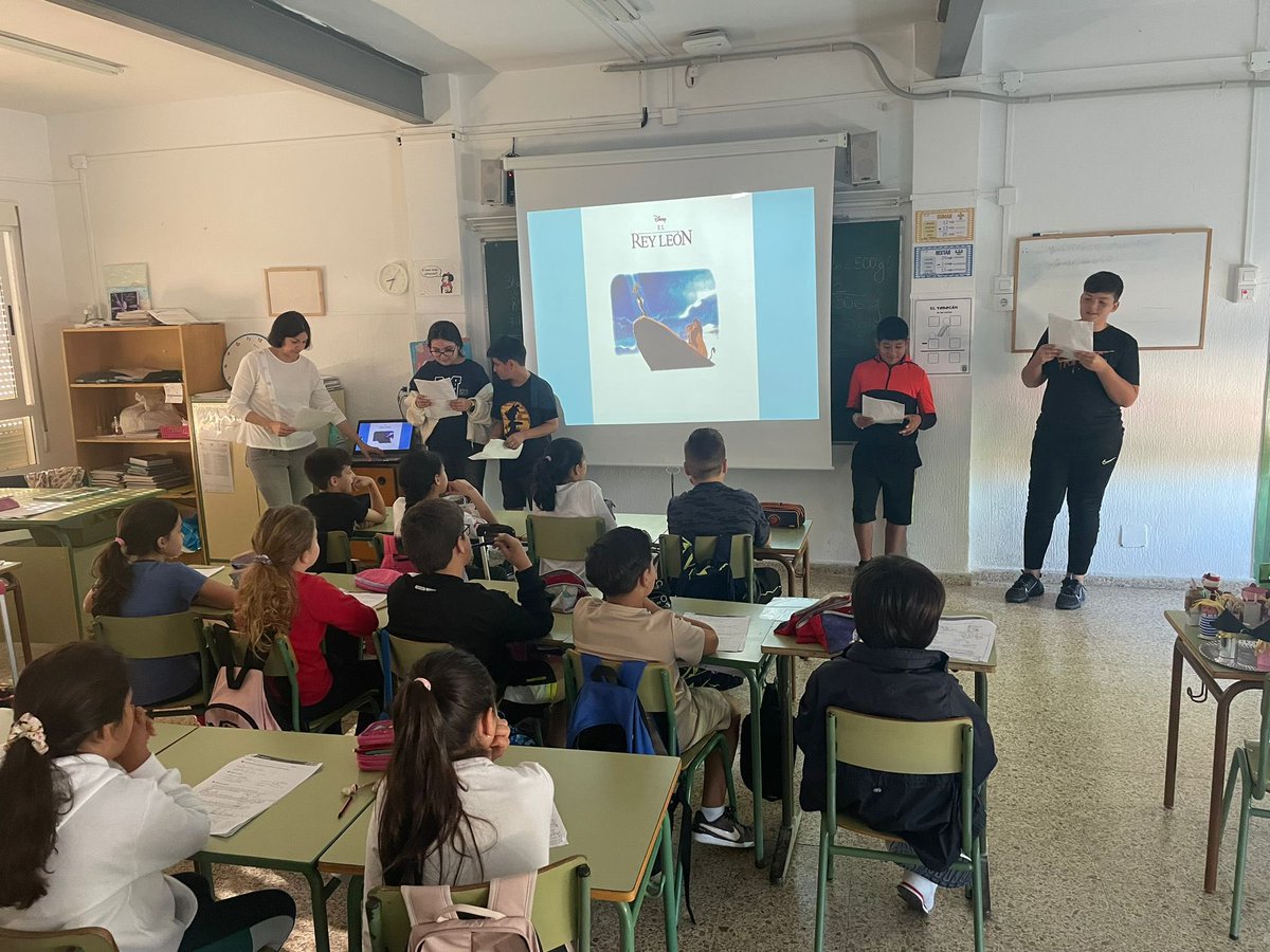 CEIPmanuelarome's tweet photo. Durante lunes, martes y miércoles, los mayores del cole dramatizaron y contaron los cuentos al resto de niños. ¡Nos quedamos con ganas de más! https://t.co/WpHtLABhwq