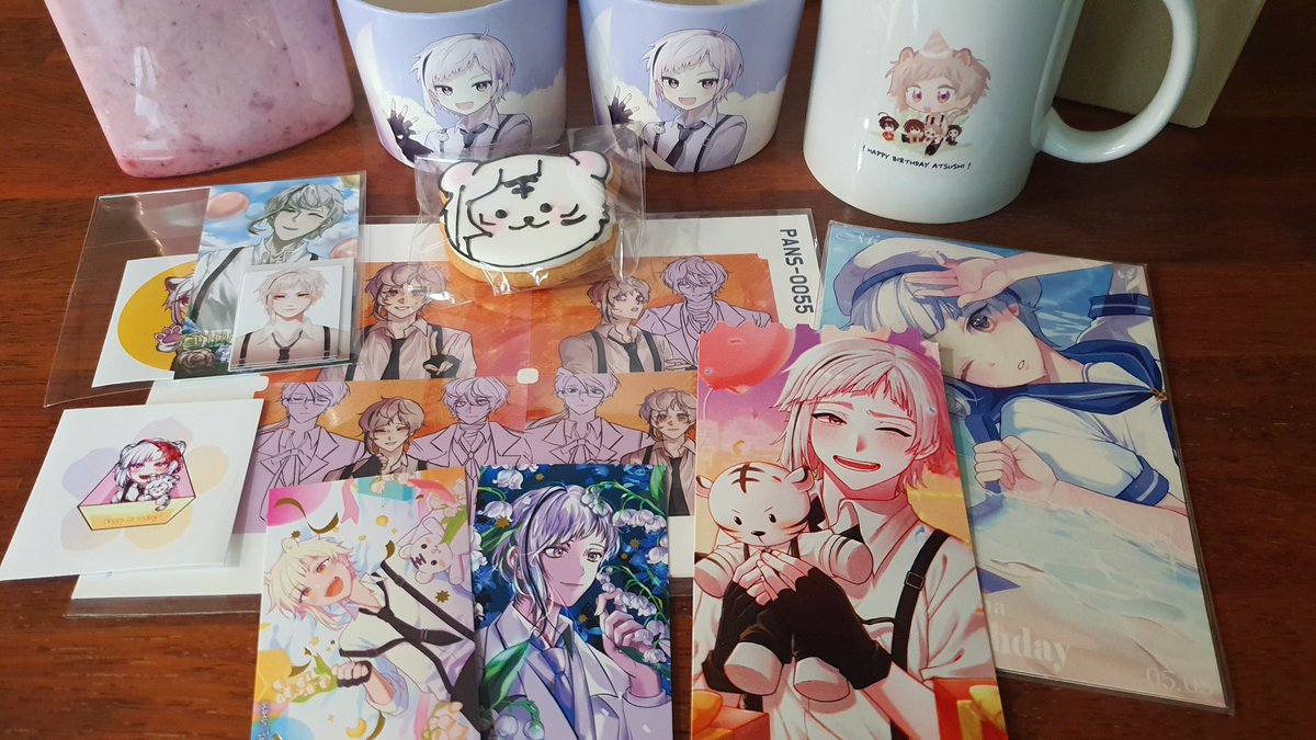 💛🐯💜
아츠시 생일카페 다녀왔습니다~

준비단계에서부터 남달랐던 주최님의 정성과 애정, 스탭분들의 노력이 여실히 느껴졌어요 👏😭  덕분에 머무르는 동안 정말 즐거운 시간을 보냈답니다~!  비가 많이 내렸는데도 아츠시의 생일을 축하해주러 이렇게 많은 분들이 모였구나 싶어서 행복했어요 🥺💕