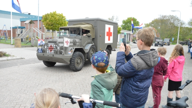 Bevrijdingskaravaan rijdt over Texel -  texelsecourant.nl/l/321362