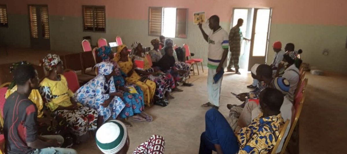 Dans la mise en oeuvre des activités du #projetJIKURA, #AMEDD a organisé la formation des #CEHA sur le Post FDAL à #Kola dans le cercle de #Bougouni. L'objectif était d contribuer au renforcement des capacités des CEHA pr l promotion et de l’assainissement au niveau des villages