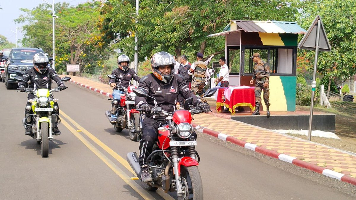 IaSouthern's tweet image. #Ektaevamshraddhanjaliabhiyan of BRO was flagged of on 05 May from #SchoolOfArty #Devlali on their journey to #Pune. The rally comprising of 8 SUVs&amp;amp;15 Bikes have traversed the nation from #DBO in the North &amp;amp; #Kibithu in the East covering a distance of over 5000 kms