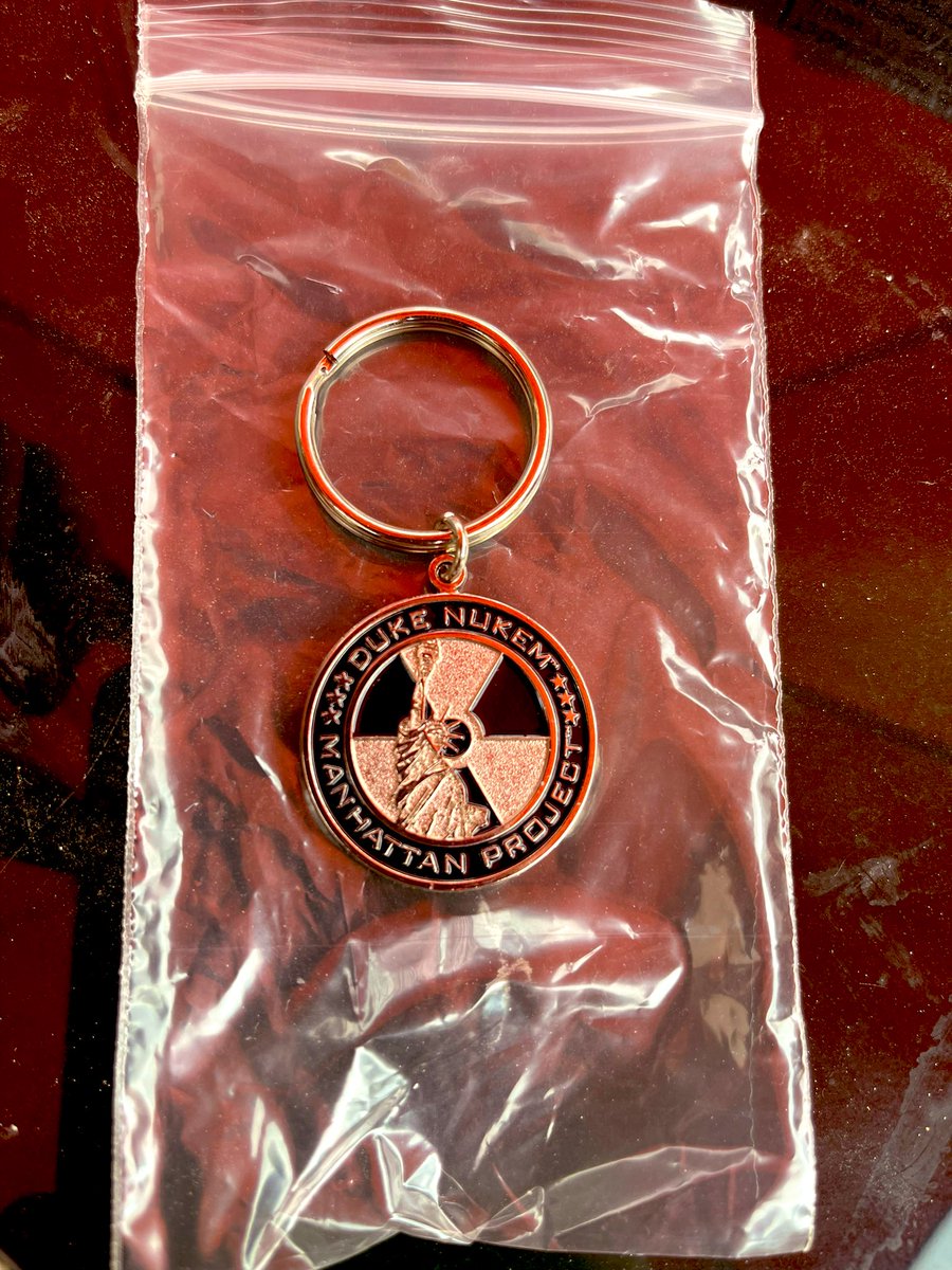 r41d_0ne's tweet photo. New Duke Stuff Today 🙂
After a long search i finally found an keychain from Duke Nukem: Manhattan Project 🤩🤩🤩🤩👍🏻
Now i need still the Big Box 🙈😅
@ScottApogee
@Apogee_Ent
#dukenukem #manhattenproject #apogee https://t.co/9GxSUFHbYD